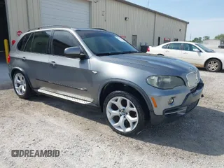 2007 BMW X5 4.8i z VIN 5UXFE83597LZ42587, wystawiony jako IAAI lot #42061139 z przebiegiem 88 605 mil mil oraz . Historia ofert i sprzedaży dostępna na DreamBid. Obrazek 1.