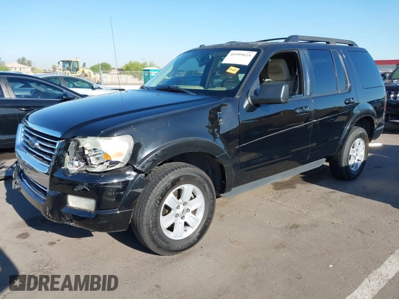 2010 Ford Explorer XLT z VIN 1FMEU6DE6AUA59210, wystawiony jako IAAI lot #41999624 z przebiegiem 131 373 mil mil oraz . Historia ofert i sprzedaży dostępna na DreamBid. Obrazek 6.