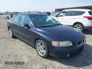 2008 Volvo S60 2.5T with VIN YV1RS592882679769, listed as a IAAI auction lot 41775128 with 1 mi miles. Bid and sale history available at carsss.com. Image 1.