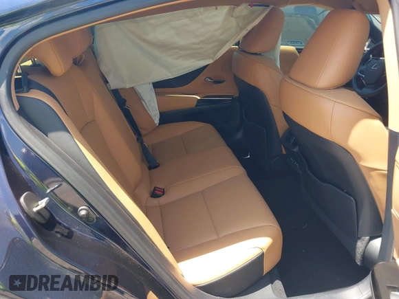 2022 Lexus ES 350 z VIN 58ADZ1B15NU121923, wystawiony jako IAAI lot #42137107 z przebiegiem 44 480 mil mil oraz . Historia ofert i sprzedaży dostępna na DreamBid. Obrazek 8.