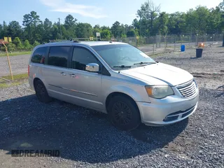 2011 Chrysler Town & Country Limited z VIN 2A4RR6DG1BR614243, wystawiony jako IAAI lot #42518866 z przebiegiem 227 750 mil mil oraz . Historia ofert i sprzedaży dostępna na DreamBid. Obrazek 1.