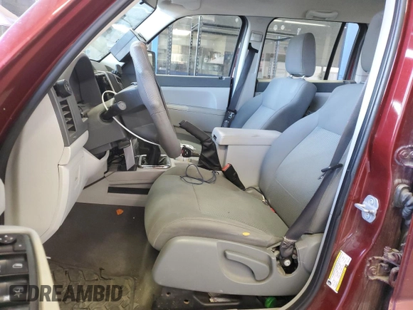 2008 Jeep Liberty Sport z VIN 1J8GN28K18W241486, wystawiony jako Copart lot #55832105 z przebiegiem 211 887 mil mil oraz Szkoda całkowita • Salvage title. Historia ofert i sprzedaży dostępna na DreamBid. Obrazek 7.