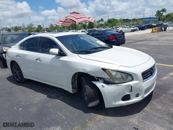 2014 Nissan Maxima 3.5 S with VIN 1N4AA5AP5EC490392, listed as a IAAI auction lot 39364218 with 104,432 mi miles. Bid and sale history available at carsss.com. Image 1.