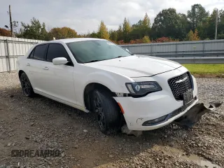 2019 Chrysler 300 S z VIN 2C3CCAGG2KH538294, wystawiony jako Copart lot #78039994 z przebiegiem 67 657 mil mil oraz Tytuł czysty. Historia ofert i sprzedaży dostępna na DreamBid. Obrazek 4.
