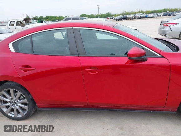 2022 Mazda 3 Select z VIN 3MZBPABL9NM316998, wystawiony jako IAAI lot #42117951 z przebiegiem 44 594 mil mil oraz . Historia ofert i sprzedaży dostępna na DreamBid. Obrazek 13.