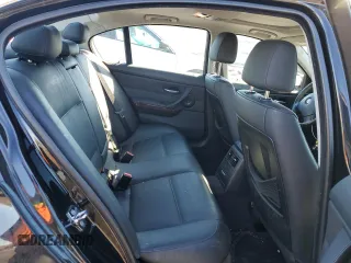 2006 BMW 3 Series 330xi with VIN WBAVD33556KV63980, listed as a Copart auction lot 46863195 with 207,042 mi miles and Clean Title. Bid and sale history available at carsss.com. Image 10.
