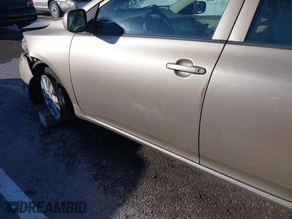 2009 Toyota Corolla with VIN 1NXBU40E59Z164488, listed as a IAAI auction lot 40907058 with 180,161 mi miles. Bid and sale history available at carsss.com. Image 18.