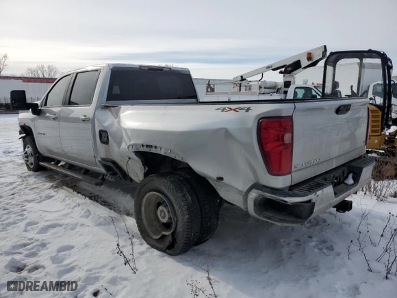 2022 Chevrolet Silverado 3500HD LT with VIN 1GC4YTEY9NF104999, listed as a Copart auction lot 42518285 with 82,840 mi miles and Salvage Title. Bid and sale history available at carsss.com. Image 2.