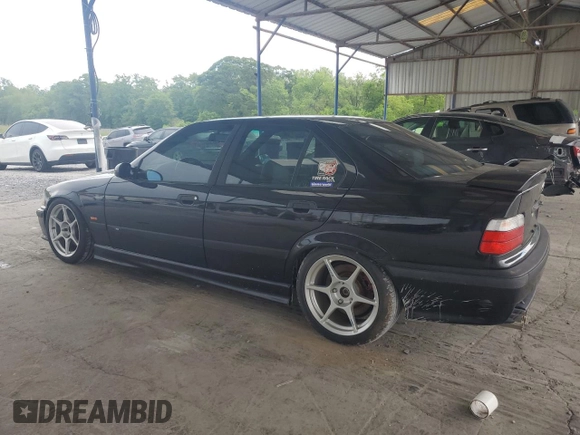 1998 BMW M3 z VIN WBSCD9326WEE09047, wystawiony jako Copart lot #54453485 z przebiegiem 165 827 mil mil oraz Szkody całkowita. Historia ofert i sprzedaży dostępna na DreamBid. Obrazek 2.