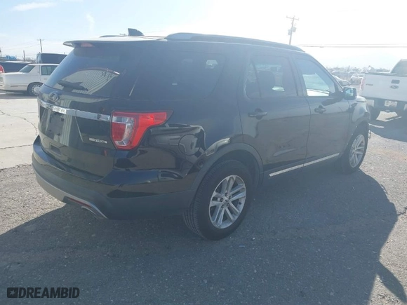 2016 Ford Explorer XLT with VIN 1FM5K7D85GGB72093, listed as a IAAI auction lot 41669756 with 61,603 mi miles. Bid and sale history available at carsss.com. Image 4.