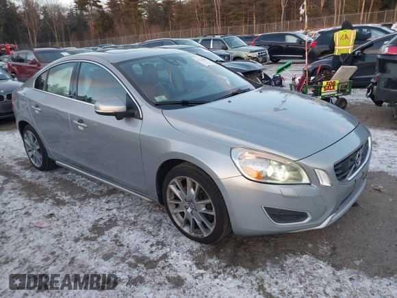 2012 Volvo S60 T6 z VIN YV1902FH3C2040401, wystawiony jako IAAI lot #41230447 z przebiegiem 119 443 mil mil oraz . Historia ofert i sprzedaży dostępna na DreamBid. Obrazek 1.