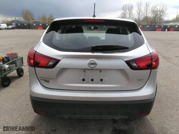 2018 Nissan Rogue Sport SV with VIN JN1BJ1CR7JW258183, listed as a IAAI auction lot 41947113 with NaN miles. Bid and sale history available at carsss.com. Image 16.