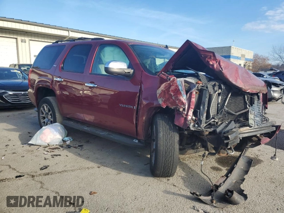 2009 GMC Yukon SLT w/4SA with VIN 1GKFK330X9R207168, listed as a Copart auction lot 85997244 with 123,227 mi miles and Salvage Title. Bid and sale history available at carsss.com. Image 4.