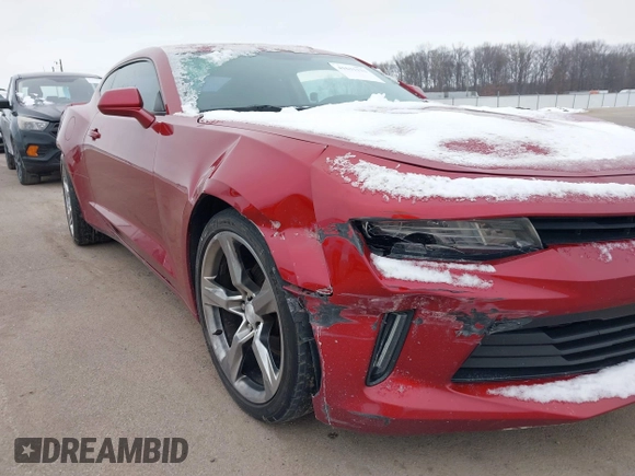 2017 Chevrolet Camaro 1LT z VIN 1G1FB1RS9H0124237, wystawiony jako IAAI lot #41631133 z przebiegiem 98 394 mil mil oraz . Historia ofert i sprzedaży dostępna na DreamBid. Obrazek 6.