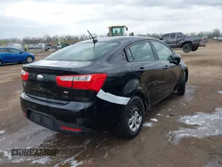 2013 Kia Rio LX z VIN KNADM4A39D6210988, wystawiony jako IAAI lot #41875368 z przebiegiem 161 570 mil mil oraz . Historia ofert i sprzedaży dostępna na DreamBid. Obrazek 17.