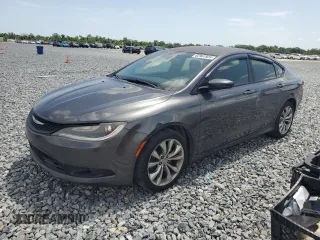 2015 Chrysler 200 S z VIN 1C3CCCBG5FN661555, wystawiony jako Copart lot #62961925 z przebiegiem 172 837 mil mil oraz Czysty tytuł • Clean title. Historia ofert i sprzedaży dostępna na DreamBid. Obrazek 1.