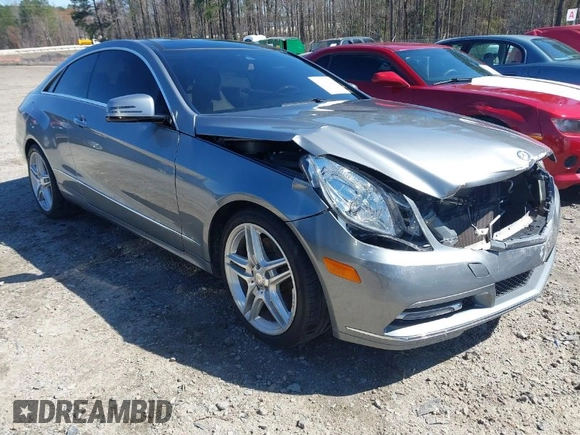 2013 Mercedes-Benz E-Class E 350 with VIN WDDKJ8JB3DF210590, listed as a IAAI auction lot 41813869 with 77,247 mi miles. Bid and sale history available at carsss.com. Image 1.
