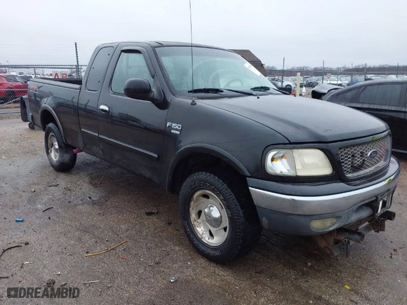 2000 Ford F-150 XL with VIN 1FTRX18LXYNA76850, listed as a IAAI auction lot 41384438 with 167,471 mi miles. Bid and sale history available at carsss.com. Image 1.