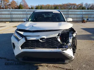 2022 Toyota RAV4 XLE with VIN 2T3P1RFV8NW299890, listed as a Copart auction lot 81045724 with 51,506 mi miles and Salvage title. Bid and sale history available at DreamBid. Image 5.