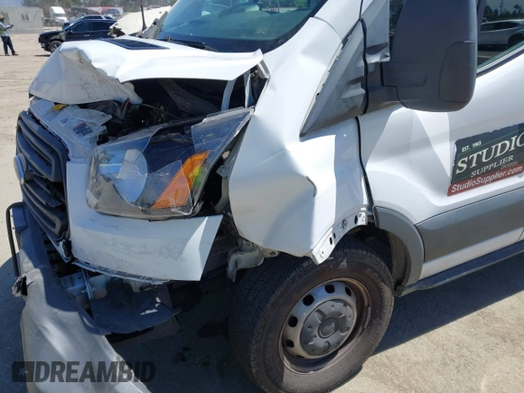 2018 Ford Transit Cargo with VIN 1FTBW3XGXJKB34600, listed as a IAAI auction lot 42017817 with 116,399 mi miles. Bid and sale history available at carsss.com. Image 17.