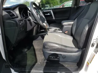 2016 Toyota 4Runner SR5 with VIN JTEZU5JR6G5142934, listed as a Copart auction lot 62156775 with 208,875 mi miles and Clean title. Bid and sale history available at DreamBid. Image 7.