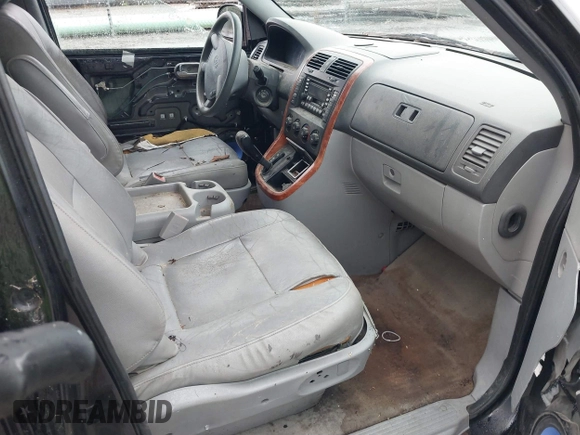 2005 Kia Sedona LX with VIN KNDUP132356703354, listed as a IAAI auction lot 41529197 with 1 mi miles. Bid and sale history available at carsss.com. Image 5.