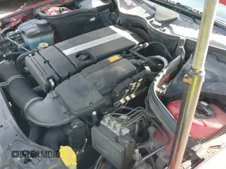 2003 Mercedes-Benz C 230 Kompressor z VIN WDBRF40JX3A528518, wystawiony jako IAAI lot #41612557 z przebiegiem 104 905 mil mil oraz . Historia ofert i sprzedaży dostępna na DreamBid. Obrazek 12.