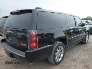 2007 GMC Yukon XL z VIN 1GKFK66877J397753, wystawiony jako IAAI lot #42271958 z przebiegiem 272 259 mil mil oraz . Historia ofert i sprzedaży dostępna na DreamBid. Obrazek 4.