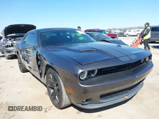 2017 Dodge Challenger SXT z VIN 2C3CDZAG8HH519097, wystawiony jako IAAI lot #41778395 z przebiegiem 133 579 mil mil oraz . Historia ofert i sprzedaży dostępna na DreamBid. Obrazek 1.