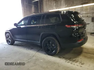 2025 Jeep Grand Cherokee Altitude X z VIN 1C4RJKAG8S8636777, wystawiony jako Copart lot #56097395 z przebiegiem 13 973 mil mil oraz Szkody całkowita. Historia ofert i sprzedaży dostępna na DreamBid. Obrazek 2.