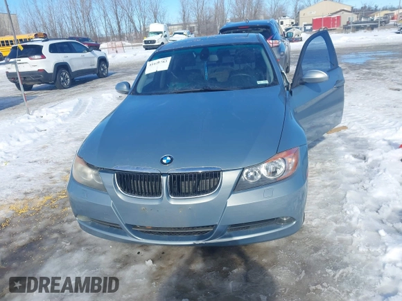 2006 BMW 3 Series 325xi with VIN WBAVD13596KV03561, listed as a IAAI auction lot 41621783 with 185,787 mi miles. Bid and sale history available at carsss.com. Image 6.