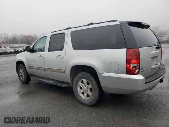 2013 GMC Yukon XL SLT with VIN 1GKS2KE70DR337150, listed as a Copart auction lot 84337864 with 250,321 mi miles and Clean Title. Bid and sale history available at carsss.com. Image 2.