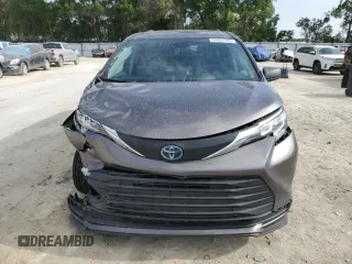2023 Toyota Sienna LE z VIN 5TDKRKEC9PS178719, wystawiony jako Copart lot #54421745 z przebiegiem 33 530 mil mil oraz Szkoda całkowita • Salvage title. Historia ofert i sprzedaży dostępna na DreamBid. Obrazek 5.