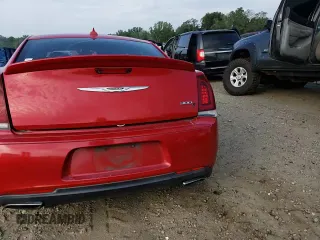 2015 Chrysler 300 S z VIN 2C3CCABT5FH743408, wystawiony jako Copart lot #62085374 z przebiegiem Nie podano mil oraz Szkoda całkowita • Salvage title. Historia ofert i sprzedaży dostępna na DreamBid. Obrazek 10.