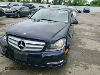 2013 Mercedes-Benz C 250 Sport с VIN WDDGF4HB9DR298923, выставлен на аукционе Copart как лот 56575025 с пробегом 63 041 миль миль и Списание • Salvage title. История ставок и продаж доступна на DreamBid. Изображение 13.