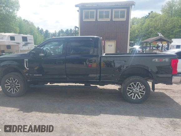 2018 Ford F-350 Platinum z VIN 1FT7W3BT0JEB33268, wystawiony jako IAAI lot #41994493 z przebiegiem 102 189 mil mil oraz . Historia ofert i sprzedaży dostępna na DreamBid. Obrazek 15.