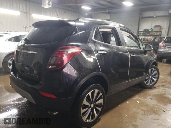2020 Buick Encore Essence z VIN KL4CJGSB6LB045867, wystawiony jako Copart lot #88046955 z przebiegiem 37 595 mil mil oraz Szkody całkowita. Historia ofert i sprzedaży dostępna na DreamBid. Obrazek 3.