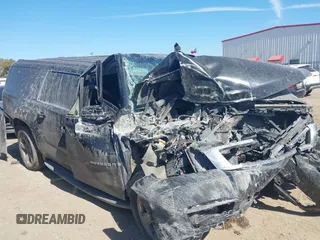2016 Chevrolet Suburban LT with VIN 1GNSCHKC4GR235312, listed as a IAAI auction lot 40608658 with 134,000 mi miles. Bid and sale history available at carsss.com. Image 1.