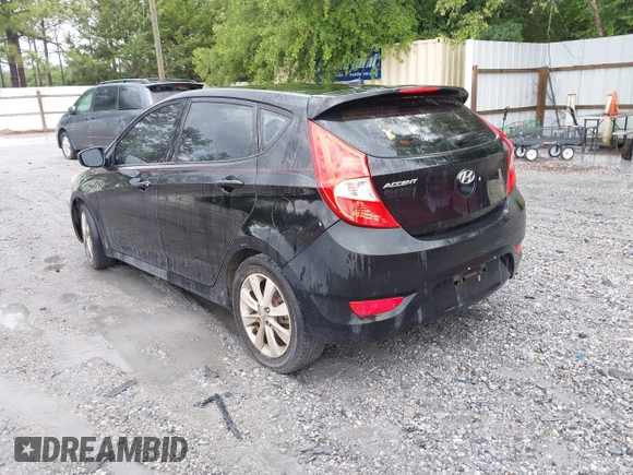 2012 Hyundai Accent SE z VIN KMHCU5AE8CU050369, wystawiony jako IAAI lot #42192750 z przebiegiem 232 159 mil mil oraz . Historia ofert i sprzedaży dostępna na DreamBid. Obrazek 3.