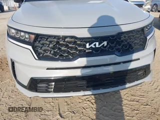 2023 Kia Sorento EX z VIN 5XYRH4LF9PG205862, wystawiony jako IAAI lot #42308924 z przebiegiem 19 433 mil mil oraz . Historia ofert i sprzedaży dostępna na DreamBid. Obrazek 6.