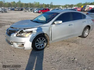 2015 Nissan Altima 2.5 S with VIN 1N4AL3AP2FC585041, listed as a IAAI auction lot 42014898 with 109,981 mi miles. Bid and sale history available at carsss.com. Image 2.