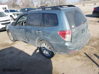 2012 Subaru Forester 2.5X Premium with VIN JF2SHBDC8CG433189, listed as a IAAI auction lot 41712087 with 207,593 mi miles. Bid and sale history available at carsss.com. Image 3.