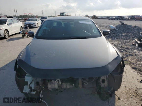 2013 Volkswagen Passat SEL Premium z VIN 1VWCN7A36DC135095, wystawiony jako Copart lot #57338905 z przebiegiem 151 843 mil mil oraz Szkoda całkowita • Salvage title. Historia ofert i sprzedaży dostępna na DreamBid. Obrazek 5.