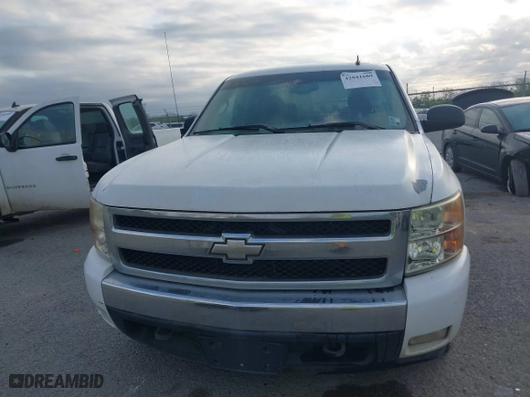2007 Chevrolet Silverado 1500 LT w/1LT with VIN 1GCEC19J27Z529776, listed as a IAAI auction lot 42041689 with 178,252 mi miles. Bid and sale history available at carsss.com. Image 12.