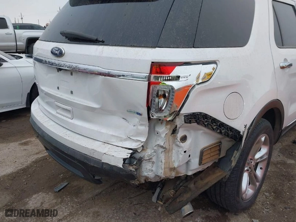 2014 Ford Explorer Limited with VIN 1FM5K8F88EGA17280, listed as a IAAI auction lot 41550592 with 144,494 mi miles. Bid and sale history available at carsss.com. Image 6.