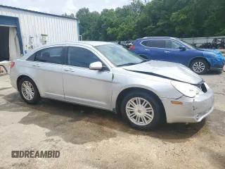 2009 Chrysler Sebring Touring z VIN 1C3LC56B39N501219, wystawiony jako Copart lot #56197905 z przebiegiem 138 442 mil mil oraz Szkoda całkowita • Salvage title. Historia ofert i sprzedaży dostępna na DreamBid. Obrazek 4.