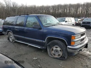 1997 Chevrolet Suburban with VIN 3GNFK16R6VG120489, listed as a Copart auction lot 44324705 with 218,764 mi miles and Salvage Title. Bid and sale history available at carsss.com. Image 4.
