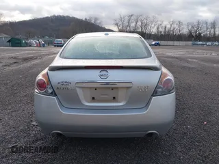 2008 Nissan Altima 3.5 SE with VIN 1N4BL21E88N454376, listed as a IAAI auction lot 41919342 with 243,006 mi miles. Bid and sale history available at carsss.com. Image 17.