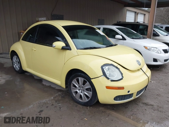 2008 Volkswagen New Beetle Coupe S with VIN 3VWPW31C18M509074, listed as a IAAI auction lot 41468708 with 200,106 mi miles. Bid and sale history available at carsss.com. Image 1.