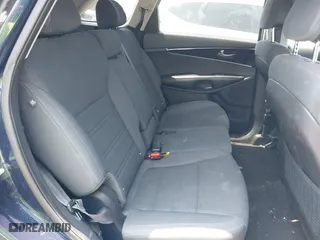 2016 Kia Sorento LX with VIN 5XYPG4A50GG011189, listed as a IAAI auction lot 39441270 with 216,890 mi miles. Bid and sale history available at carsss.com. Image 8.